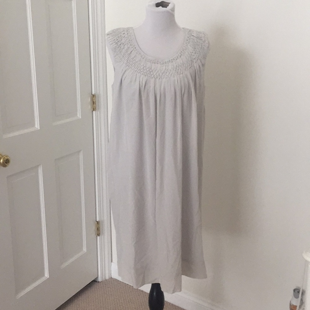 White sleeveless dress